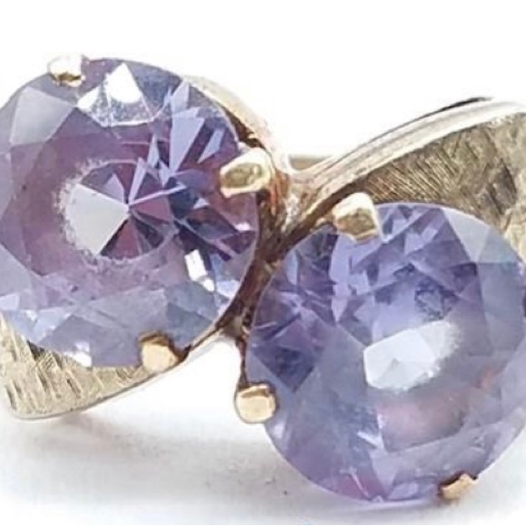 Beautiful And Unique 4.72 G 14k Yellow Gold Amethyst Ring, Hammered Look, Size 5